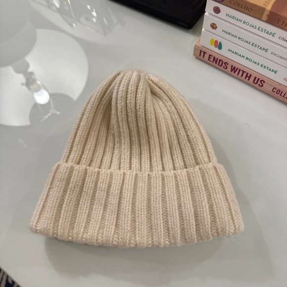 H&M Cream Ribbed Knit Beanie - Picture 3 of 3
